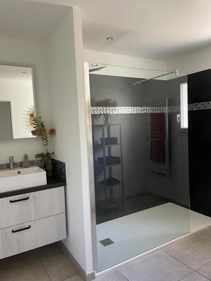 Chambre Avec Salle De Bain Privee Dans Villa Avec Garage Manosque Extérieur photo
